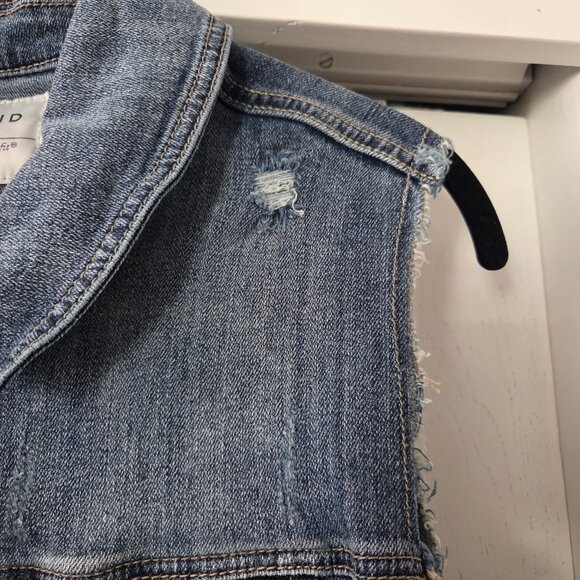 Torrid Women’s Size 2 Denim Jean Vest Cropped Distressed Medium Wash - Picture 3 of 5